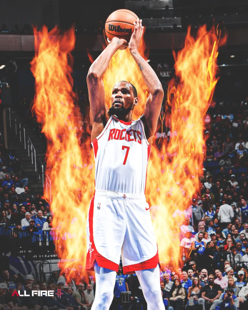 杜兰特回归赛场，战术调整首场状态亮眼，雄鹿观众沸腾！的简单介绍